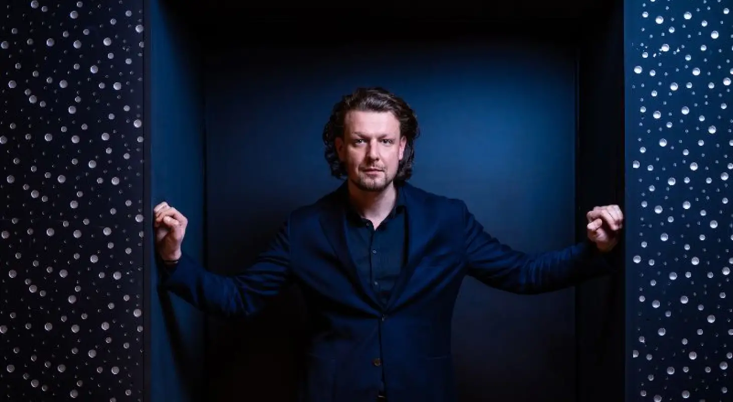 Új művek, érdekes vendégek, izgalmas utazások